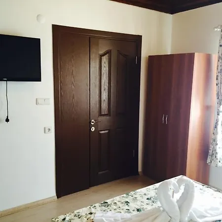 Rose Cafe Homestay Seferihisar